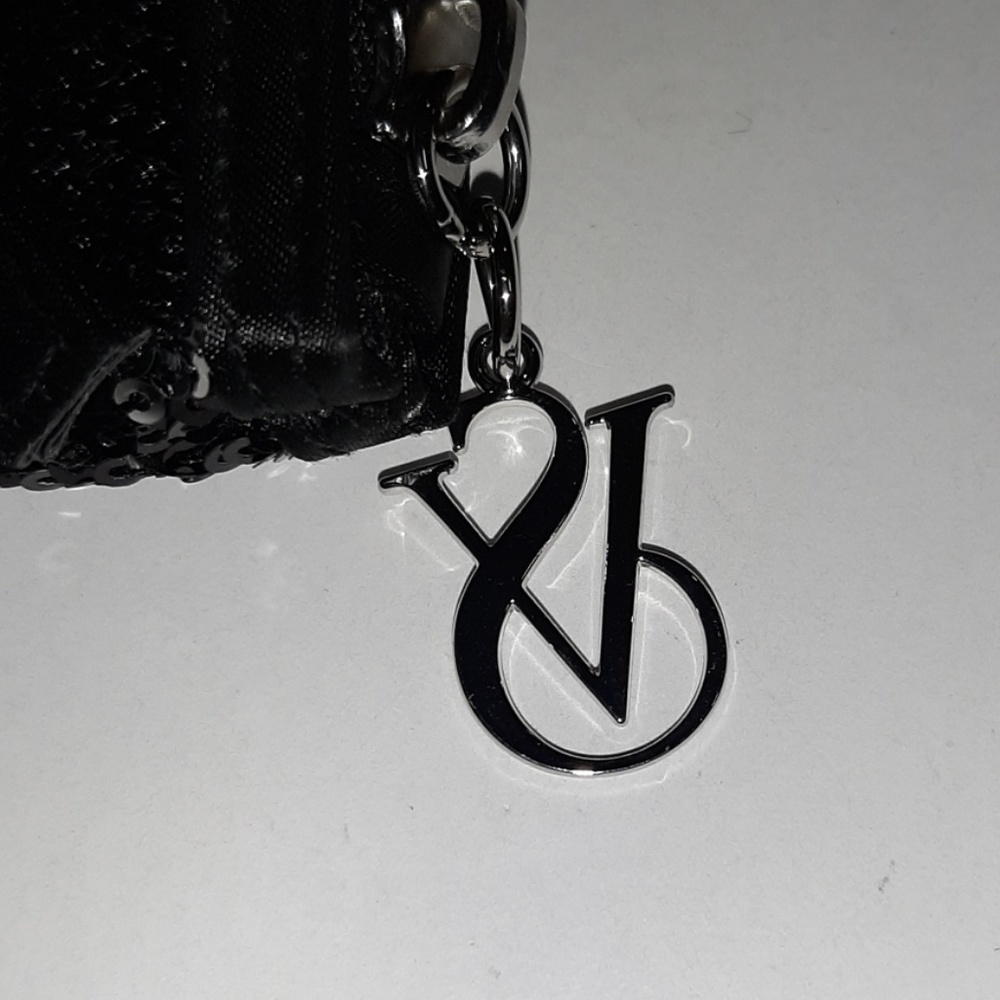 VICTORIAS SECRET LIMITED EDITION COSMETIC BAGS - Picture 6 of 8